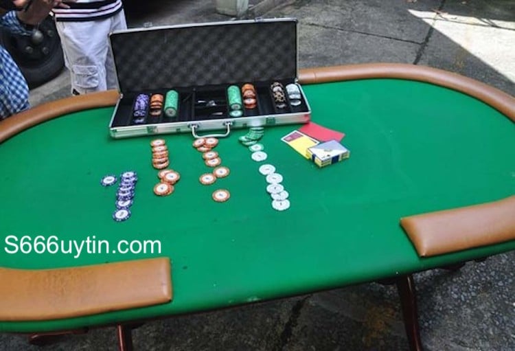 Địa chỉ mua bán phỉnh poker cũ